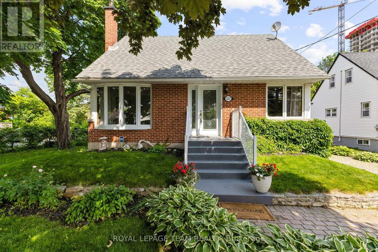 28500316/1357-thames-street/carlington/ottawa/ontario/K1Z7N3_1