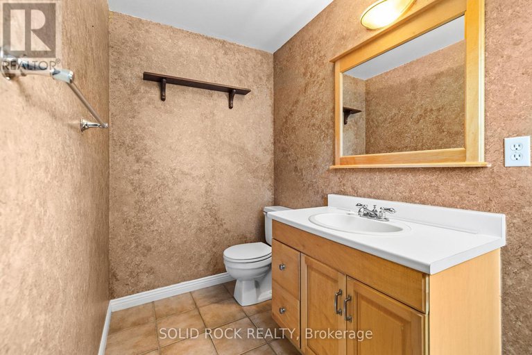 29353006/1631-charbonneau-street/bilberry-creekqueenswood-heights/ottawa/ontario/K1E2J6_34