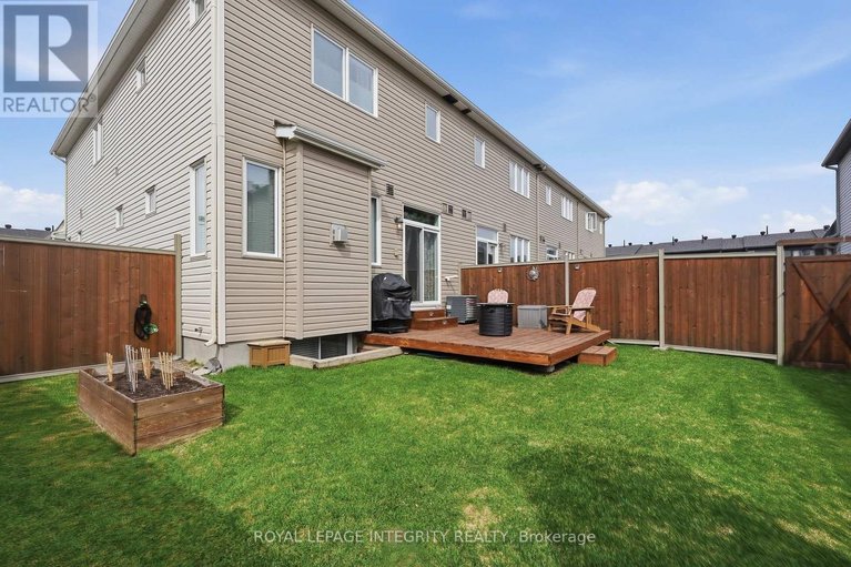 29671638/208-mountain-sorrel-way/avalon-west/ottawa/ontario/K4A1H2_34