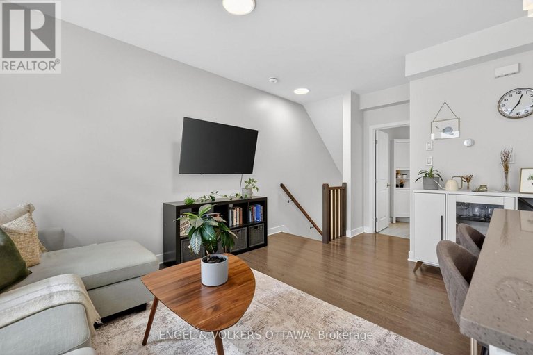 29677930/a-192-forward-avenue/mechanicsville/ottawa/ontario/K1Y4H2_14