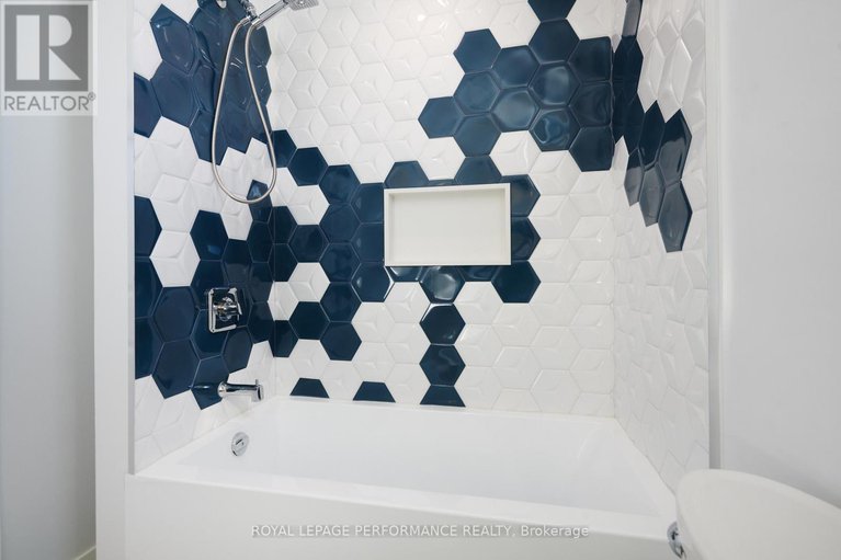 29424885/2722-wyldewood-street/emerald-woodssawmill-creek/ottawa/ontario/K1T2R9_29