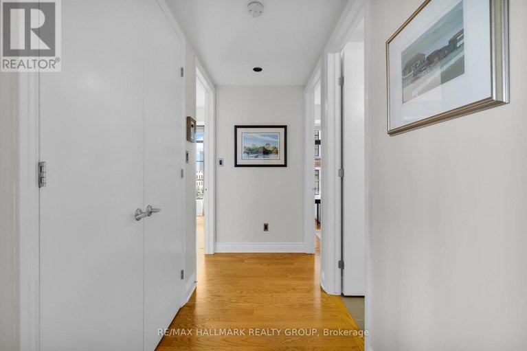 28485623/604-327-breezehill-avenue-s/west-centre-town/ottawa/ontario/K1Y1R6_22