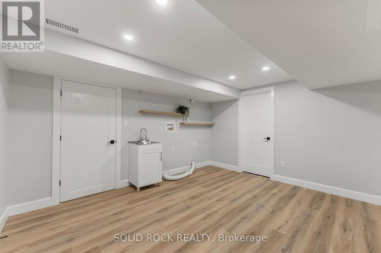 28762668/210-carleton-avenue/ottawa-westtunneys-pasture/ottawa/ontario/K1Y0J3_35