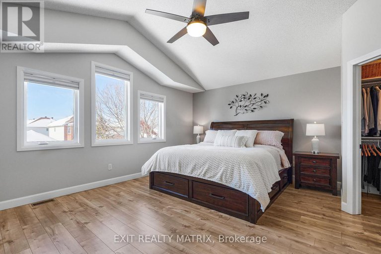 29367173/1183-mulder-avenue/fallingbrookgardenway-south/ottawa/ontario/K4A4H2_27