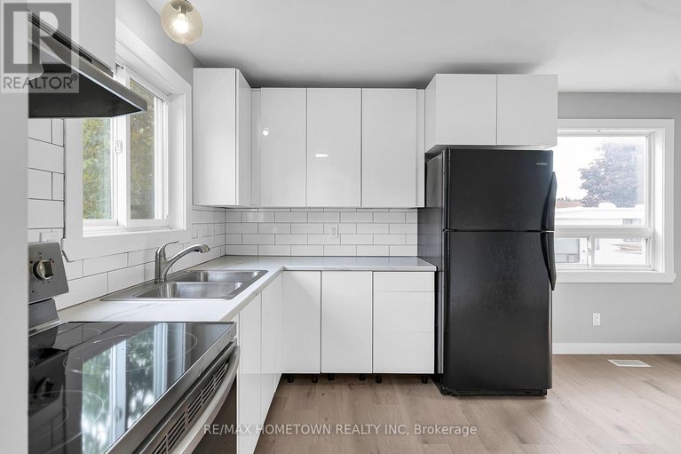 28791657/35-hustler-crescent/iroquois/south-dundas/ontario/K0E1K0_13