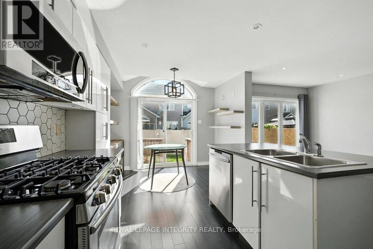 28829151/748-morningstar-way/mer-bleuebradley-estatesanderson-park/ottawa/ontario/K1W0G6_16