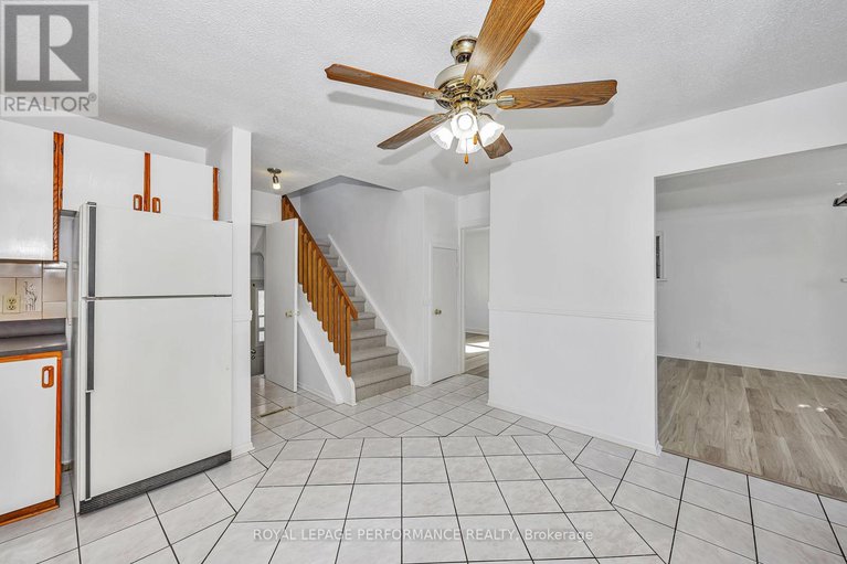 28423853/195-baribeau-street/vanier/ottawa/ontario/K1L7R4_14