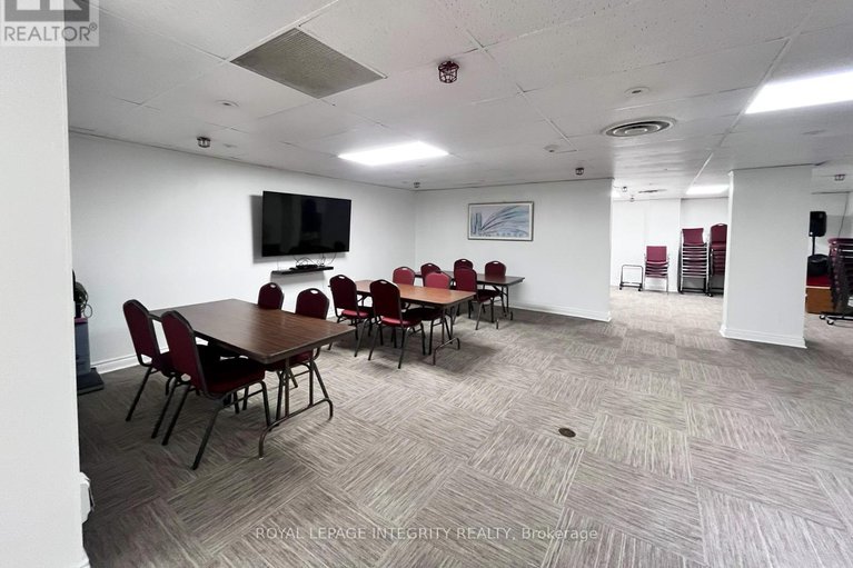 29173938/1008-555-brittany-drive/viscount-alexander-park/ottawa/ontario/K1K4C5_36