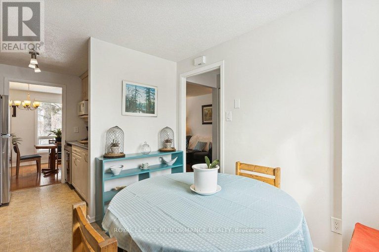 29402073/48-423c-woodfield-drive/tanglewood/ottawa/ontario/K2G4B7_7