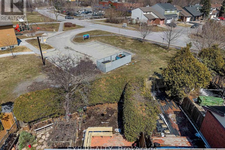 29583332/10-greenboro-crescent/hunt-club-parkgreenboro/ottawa/ontario/K1T1W5_18