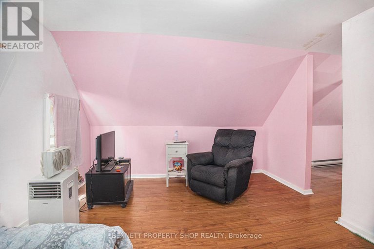 28614640/145-sarah-street-e/mcnabbraeside-twps/mcnabbraeside/ontario/K0A1G0_14