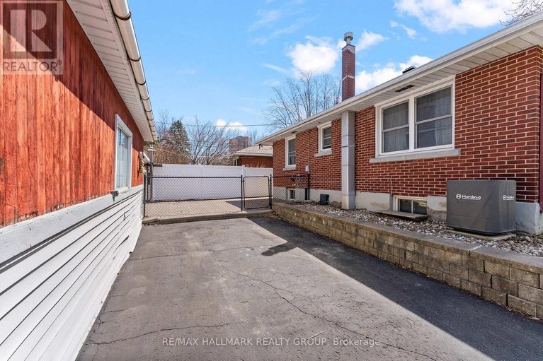 29657775/2075-neepawa-avenue/carlingwood/ottawa/ontario/K2A3L7_43