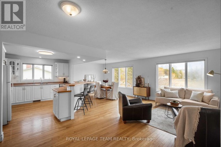 28621218/2150-8th-line-road/osgoode-twp-north-of-reg-rd-6/ottawa/ontario/K0A2P0_6