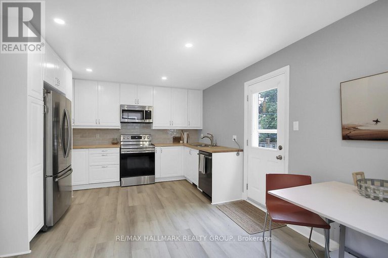 28792256/904-pinewood-crescent/queensway-terrace-north/ottawa/ontario/K2B5Y4_11