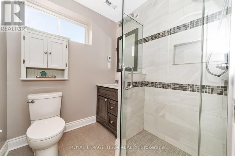 28423475/1426-spartan-grove-street/greely/ottawa/ontario/K4P1R6_28