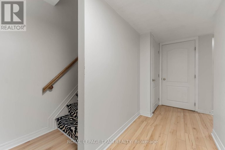 29374691/57-redpath-drive/barrhaven-east/ottawa/ontario/K2G6E3_33