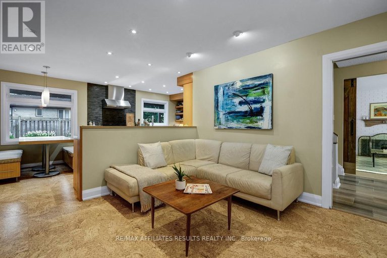28809454/5-tiffany-crescent/beaverbrook/ottawa/ontario/K2K1W1_16