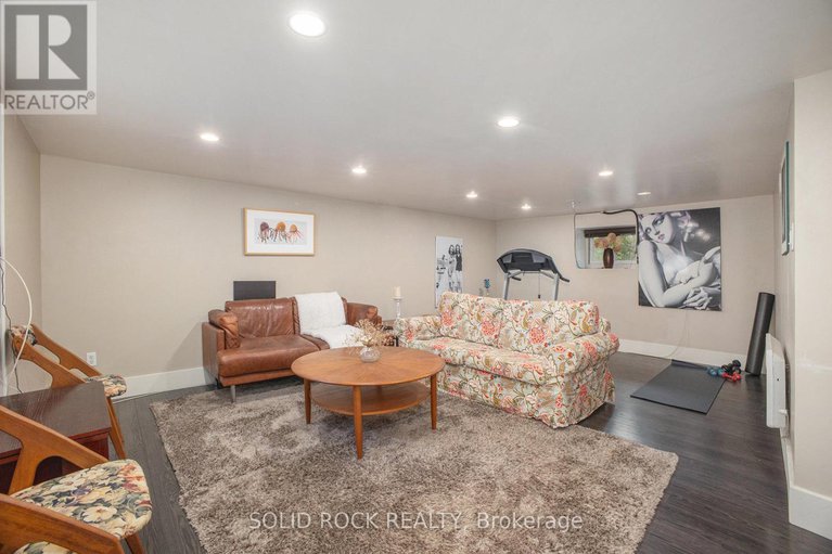 28735074/236-northwestern-avenue/ottawa-westtunneys-pasture/ottawa/ontario/K1Y0M3_18