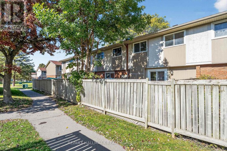 29155788/3921c-old-richmond-road/arbeatha-park/ottawa/ontario/K2H8T9_36