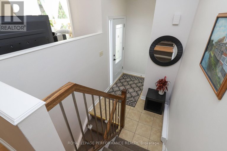 28549561/a-2-lovell-lane/westcliffe-estates/ottawa/ontario/K2H9B6_6