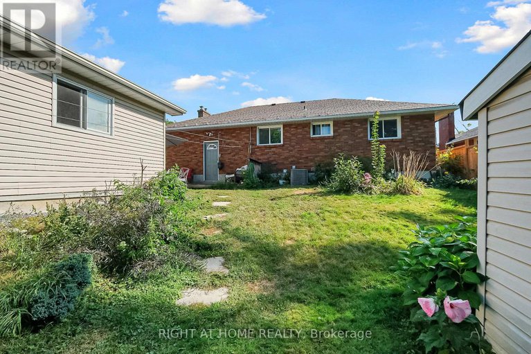 28854766/205-withrow-avenue/meadowlandsst-claire-gardens/ottawa/ontario/K2G2J8_3