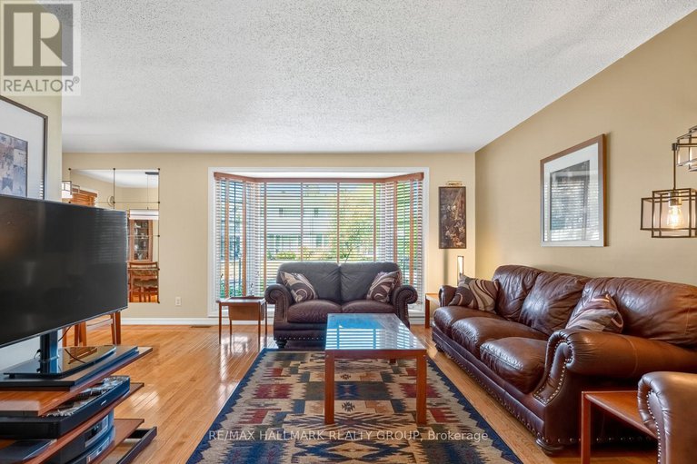 28966380/1816-applegrove-court/beacon-hill-south/ottawa/ontario/K1J6S5_25