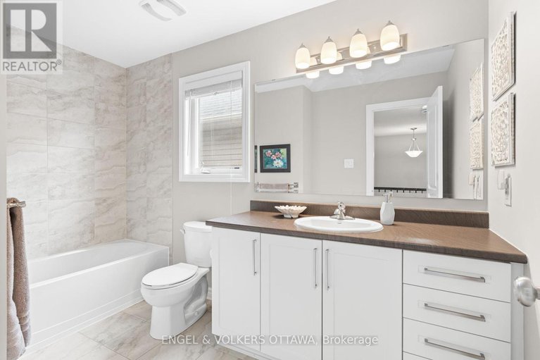 28239437/3499-woodroffe-avenue/strandherd/ottawa/ontario/K2G7A6_26