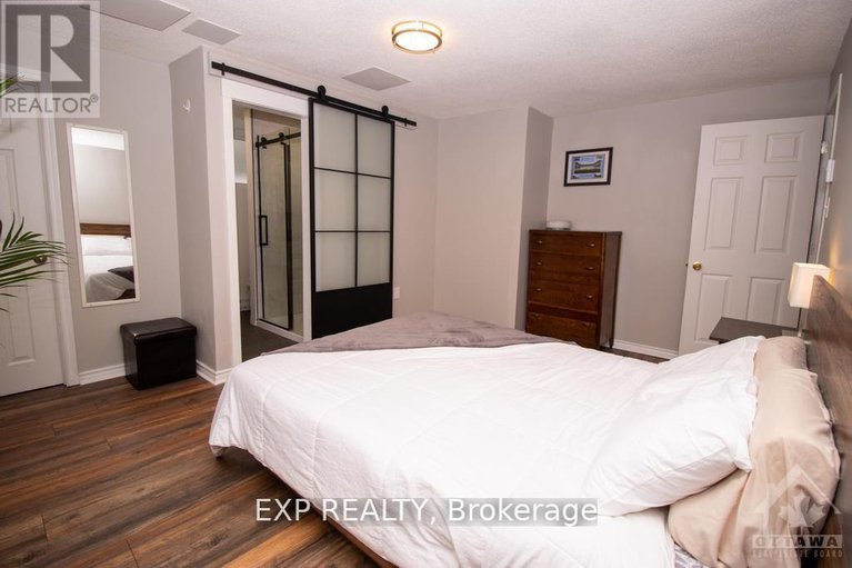 28527991/1-244-charlotte-street/sandy-hill/ottawa/ontario/K1N8L3_17