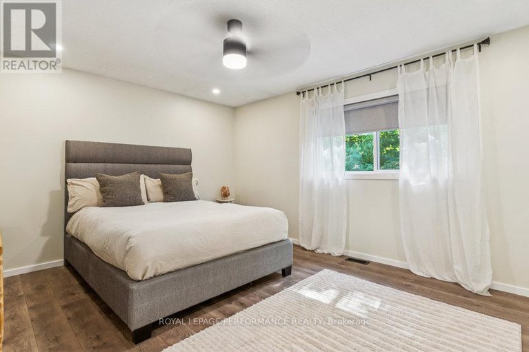 28749249/68-1732-shamandura-lane/orleanssunridge/ottawa/ontario/K1C6Z9_27