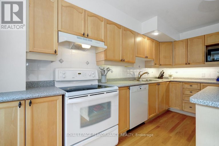 29081363/169-arcola-private/overbrookcastle-heights/ottawa/ontario/K1K4W9_19