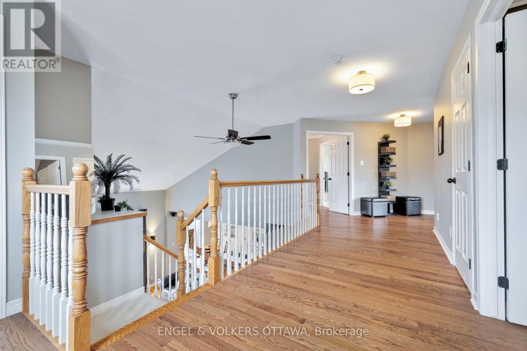 29155937/823-scala-avenue/notting-hillsummerside/ottawa/ontario/K4A4M2_18