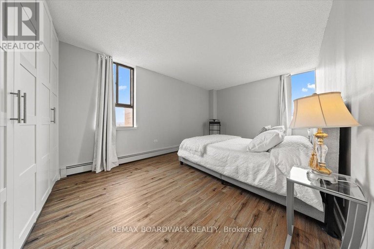 29565539/804-505-st-laurent-boulevard/viscount-alexander-park/ottawa/ontario/K1K3X4_25