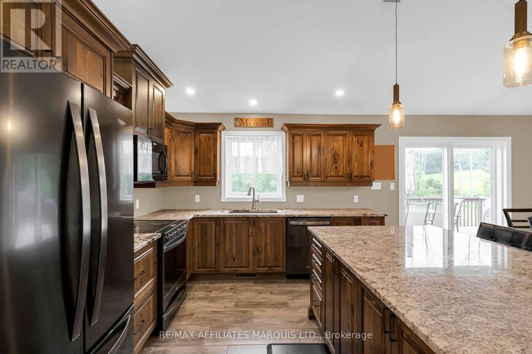 28797293/6840-lalonde-boulevard/south-glengarry-charlottenburgh-twp/south-glengarry/ontario/K0C2E0_10