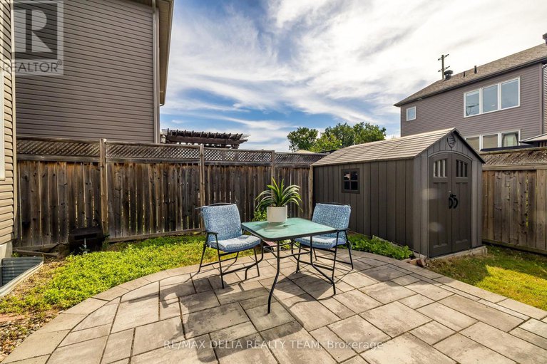 28750818/218-enclave-walk/mer-bleuebradley-estatesanderson-park/ottawa/ontario/K1W0J4_28