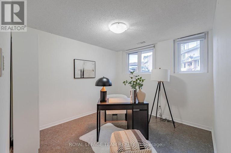 29615584/1615-locksley-lane/beaconwood/ottawa/ontario/K1J1B6_30