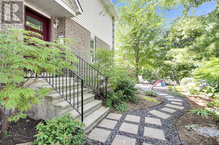 28617518/16-riverbank-court/stittsville-central/ottawa/ontario/K2S1V7_31