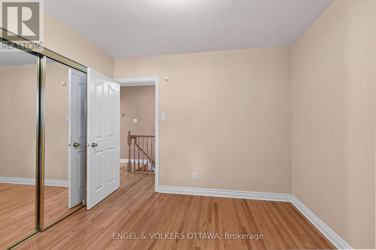 28797761/28-parker-avenue/meadowlandscrestview/ottawa/ontario/K2G3A7_25