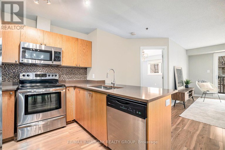 28427466/211-151-potts-private/notting-hillsummerside/ottawa/ontario/K4A0V7_13