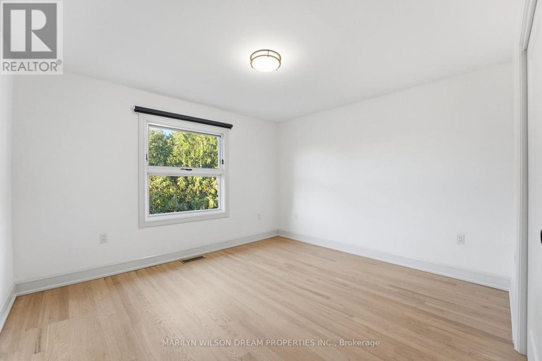 29155017/33-commanche-drive/city-viewskylinefisher-heightsparkwood-hills/ottawa/ontario/K2E6E8_28