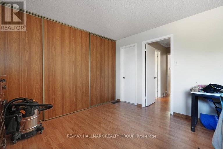 28388961/24-erin-crescent/hunt-club/ottawa/ontario/K1V9Z2_12