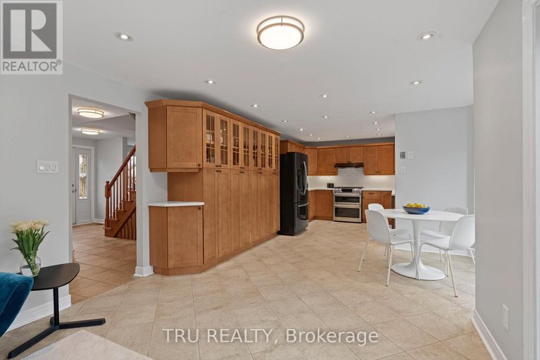 29611395/256-hoylake-crescent/bilberry-creekqueenswood-heights/ottawa/ontario/K1E2M8_12