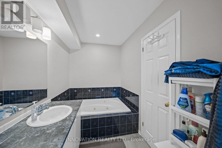 29615083/1287-klondike-road/morgans-grantsouth-march/ottawa/ontario/K2W1E2_20