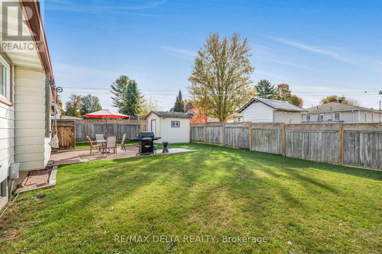 28986130/722-nicole-street/town-of-rockland/clarence-rockland/ontario/K4K1G4_30