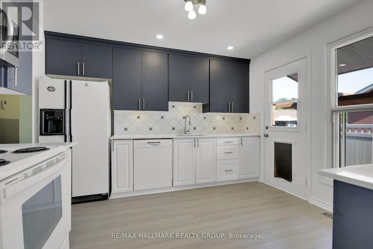 28570009/2286-elmira-drive/parkway-park/ottawa/ontario/K2C1H4_12