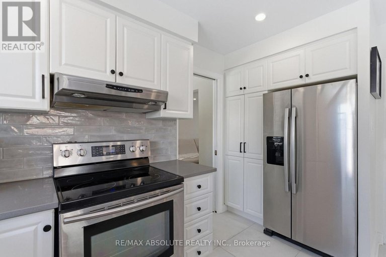 29407947/13-weatherwood-crescent/pineglencountry-place/ottawa/ontario/K2E7C5_18