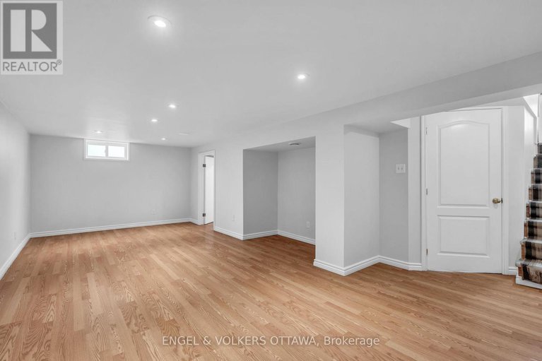 28177726/141-crerar-avenue/carlington/ottawa/ontario/K1Z7P4_21