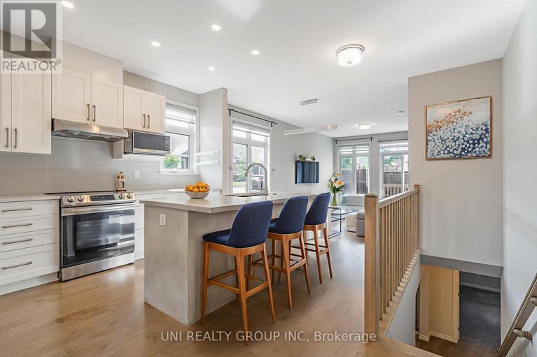28692572/247-maygrass-way/remainder-of-stittsville-area/ottawa/ontario/K2S2K9_10