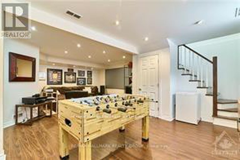 29244921/841-balsam-drive/chatelaine-village/ottawa/ontario/K1E1B8_20