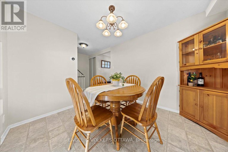 29422354/a-1753-lamoureux-drive/queenswood-heights-south/ottawa/ontario/K1E2N3_15