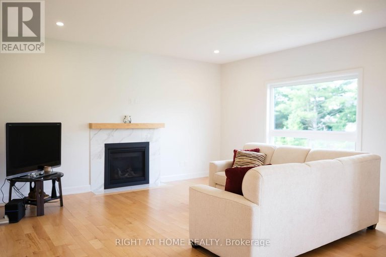 28657224/219-owen-lucas-street/mcnabbraeside-twps/mcnabbraeside/ontario/K7S3G8_10